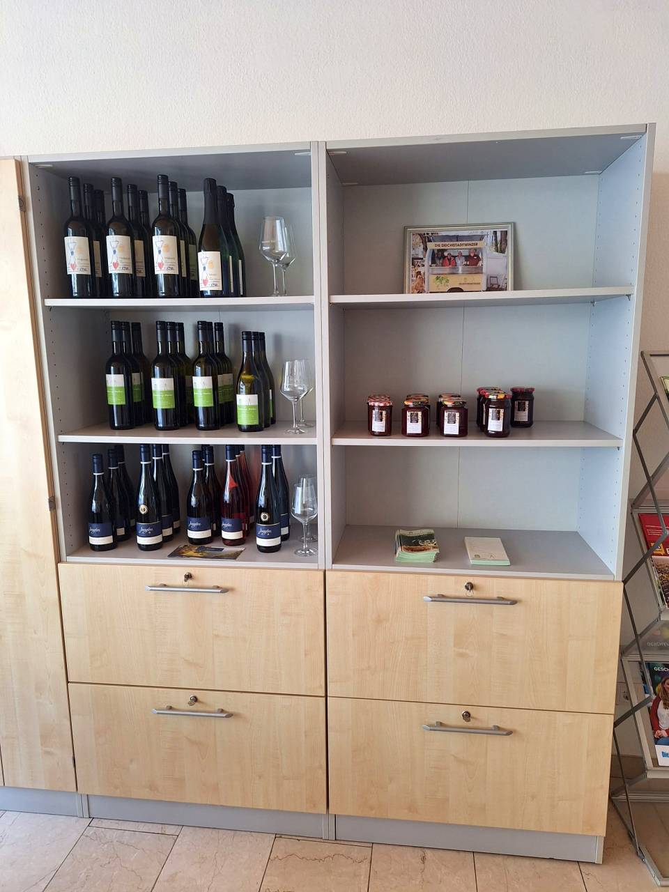 Die Deichstadtwinzer Präsentationseinheit im neuen Büro